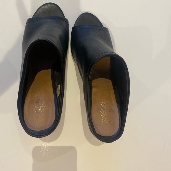 Open Toed Heels - Picture 2 of 5